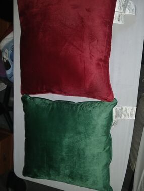 Holiday Time Velvet Throw Pillow Duo - Green & Red